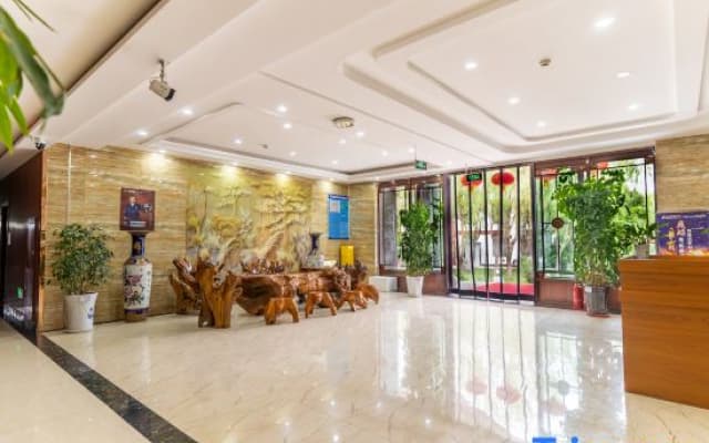 Zhangye Yushuiyuan Hotel.  Lushuiwan Resort Ganzhou Fucheng Store.