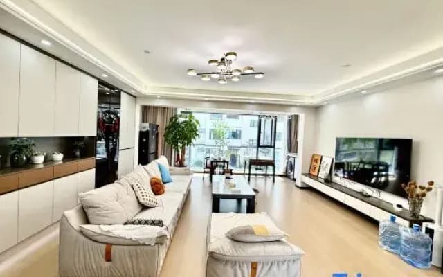 Shangri-La Juhong Homestay