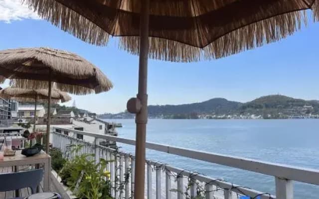Dongqian Lake Muchen Homestay
