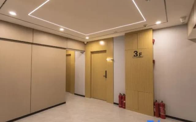 S E-sports Intelligent Hotel (Taiyuan Zhonglou Street Railway Station Branch)