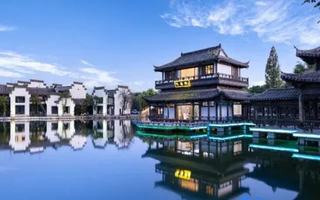 Swan Lake hotel (Taierzhuang Ancient City Scenic Area Branch)