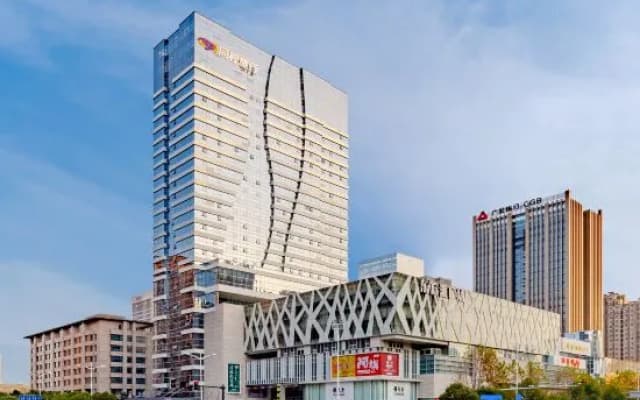 Elong  Hotel