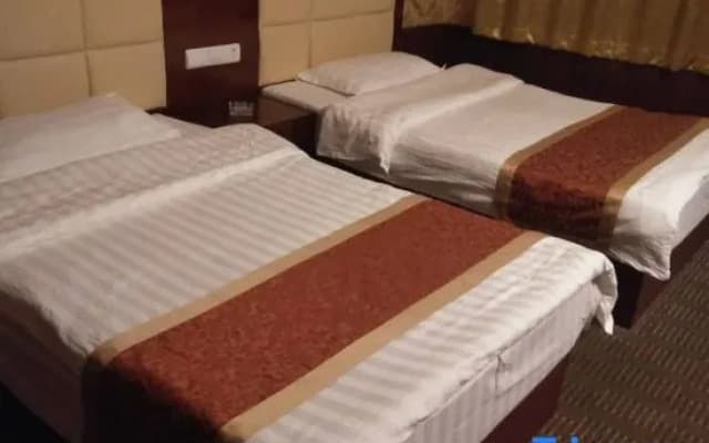 Huangqi Amulun Business Hotel