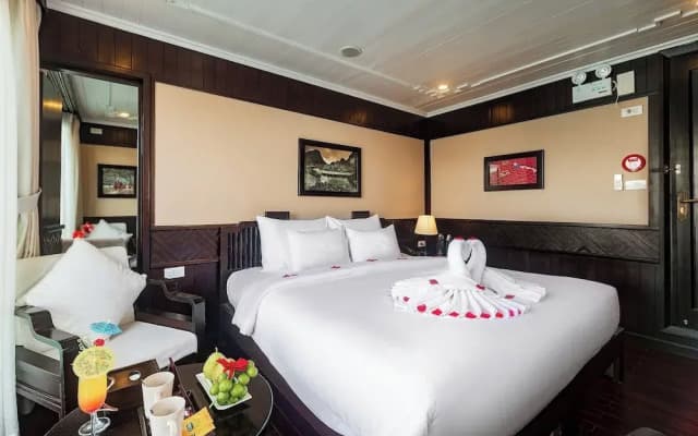 Halong Aquarmarine Royal Cruise