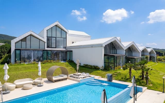 Gyeongju Heybreeze Pool Villa