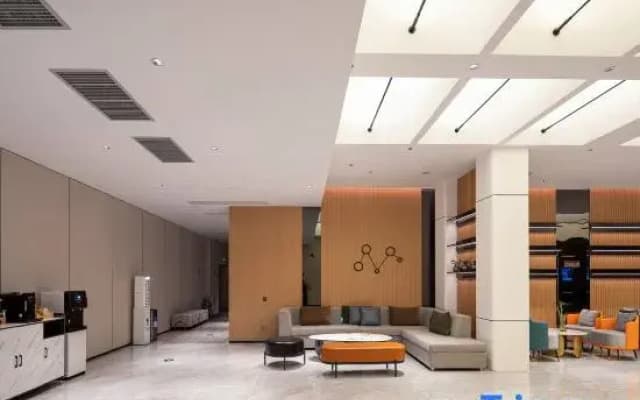 Urba S Hotel (Xiamen Railway Station South Square Branch)