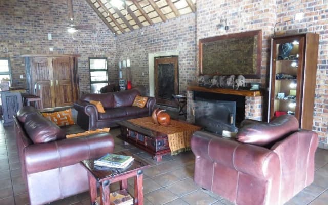 Gomo Gomo Game Lodge