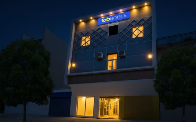 Fabhotel Ratraksh