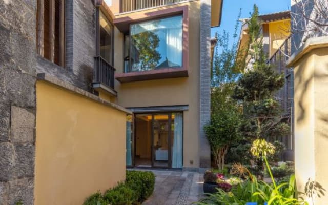 Wuyu Lanjing Villa | Family Elegant Luxury Detached Villa (Lijiang Tianrui Howard Johnson Resort)