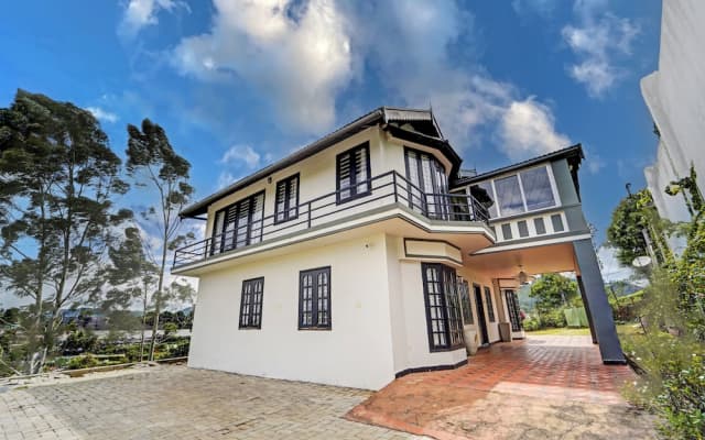 Alaya Stays Cleft 3BHK with Garden