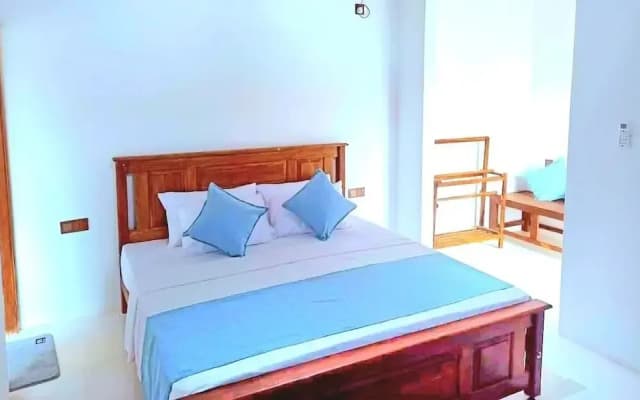 Wild Waves Kumana Safari & Surf Resort