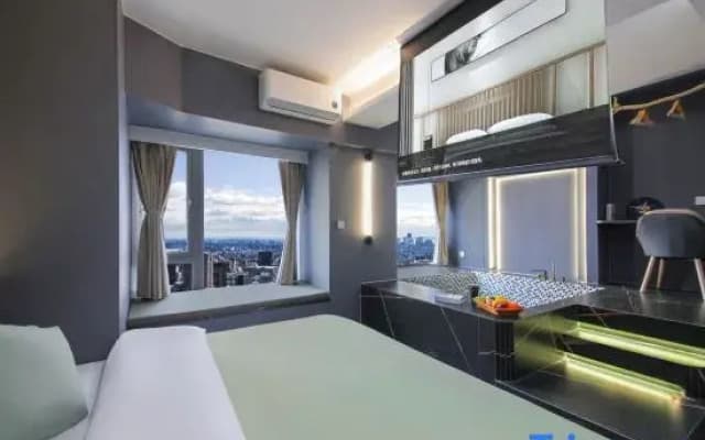 Wheat House Suite Resort Hotel (Chengdu Hongxingqiao Subway Station Branch)