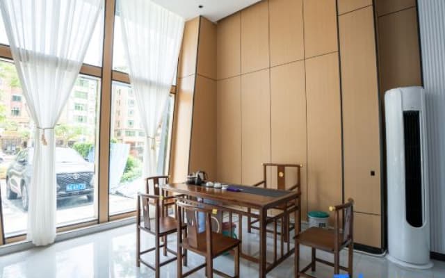 Island Family Yaduo Zhixiang Hotel (Qionghai High speed Railway Station Branch)