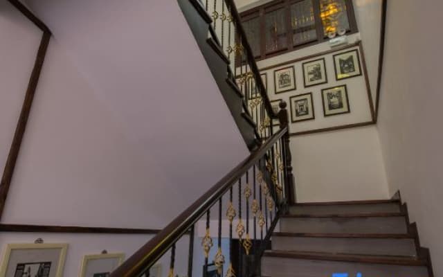 Jiangnan Deyuelou Hotel