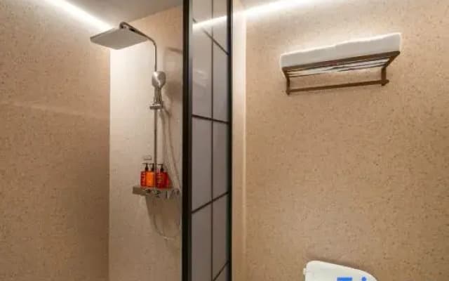 Orange Hotel (Foshan Pingzhou Yingyue Lake Huanyu City)