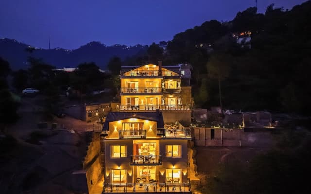 Elivaas Konifer Greyvine Hillside 9 BHK