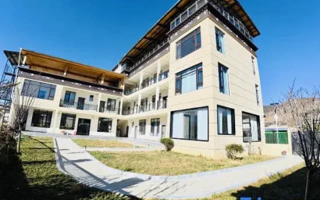 Shangri-La Luoyang Homestay (Songzanlin Temple)