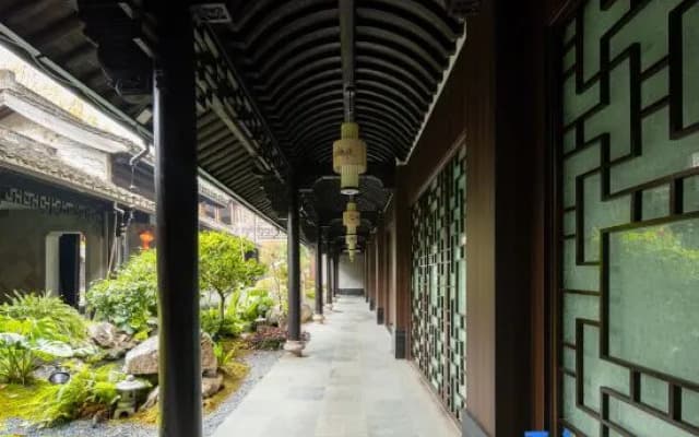 Floral Lux Hotel·Lotus Pond Moonlight hotel (Shaoxing Keyan Scenic Area)