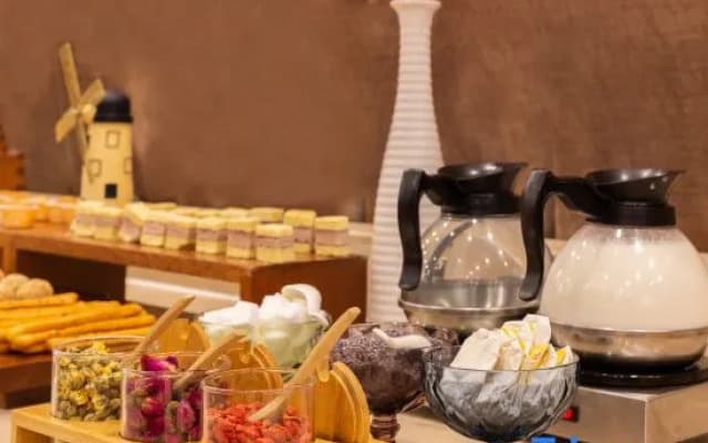 Quanjin Business Hotel