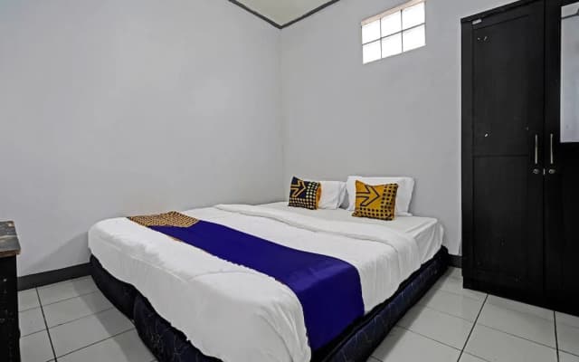 Hotel O Losmen Tjabe Merah Near Alfamart Bintaro
