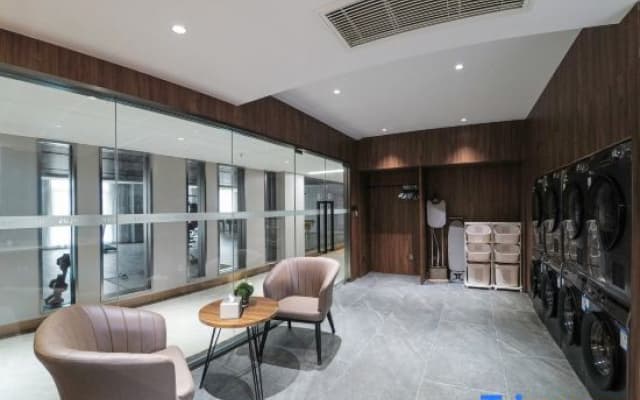 Homeinn Plus Hotel (Xianning Yinquan Avenue Tonghui Plaza)