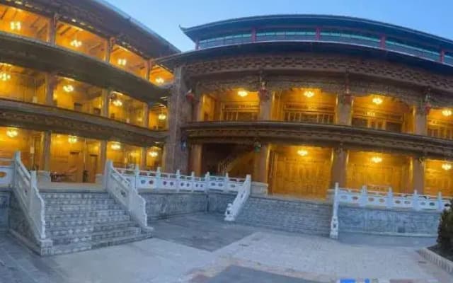 Shangri-La Blun Tusiyuan Homestay