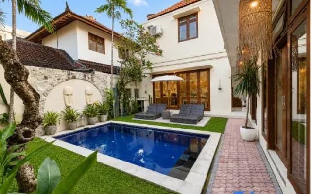 Seminyak Double6 Beach 5BR Villa - pool & parking