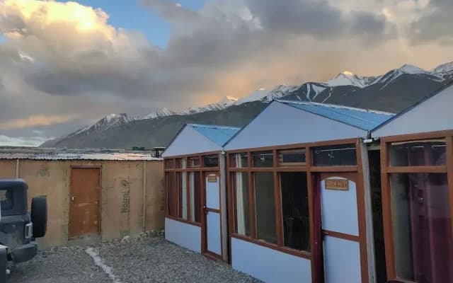 Alpine Cottage Pangong