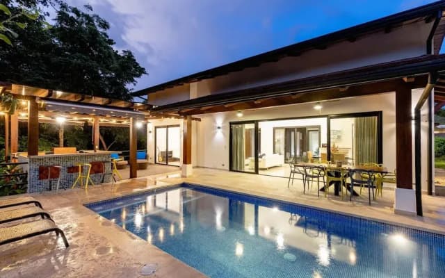 House Reserva Conchal Llama del Bosque