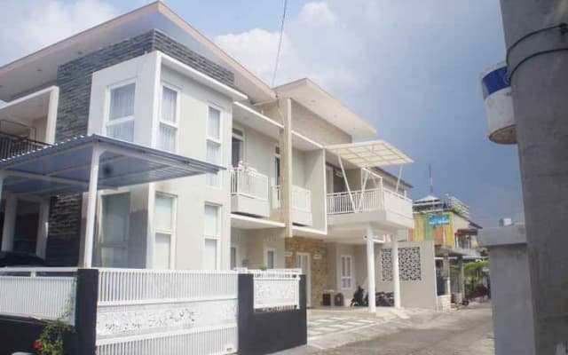 Sawahan Villa