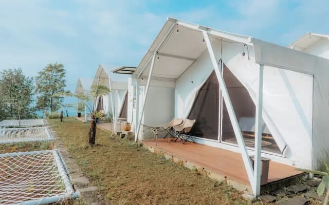 Happynest Glamping and Villa Dieng