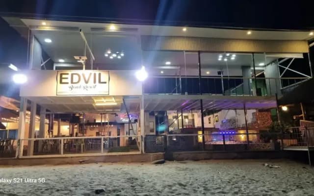 Edvil Beach Resort And Jacuzzi Pool Spa