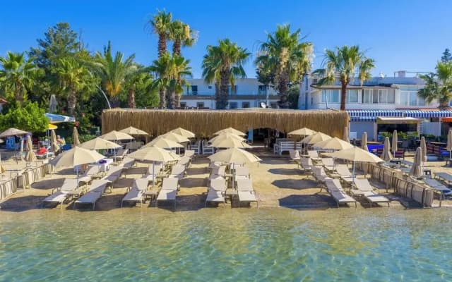 Halikarya Hotel & Restaurant Beach