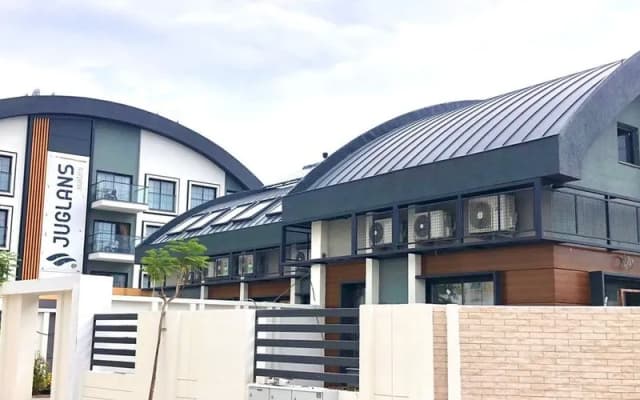 Juglans Suites