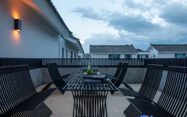 Dali Fengyin Homestay (Xizhou 1806 Town Branch)