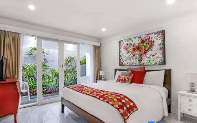 Villa Drupadi 16B 4 bed 4.5 bath Seminyak Location