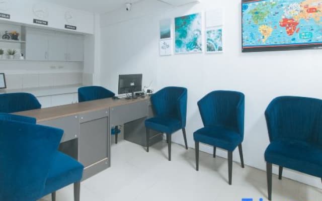 RedDoorz @ Qhouzz near PUP