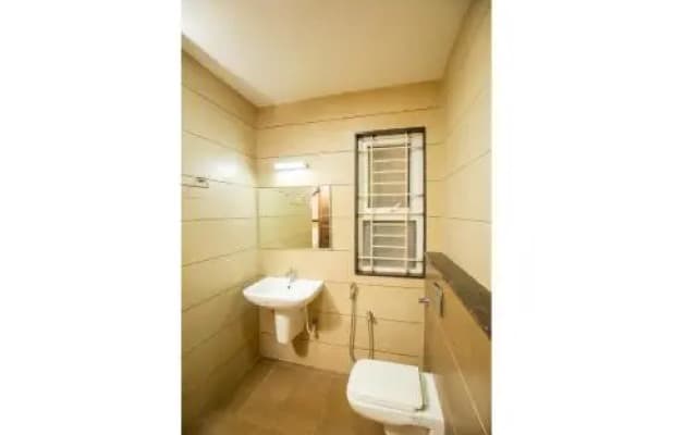 Ponnis Hotel