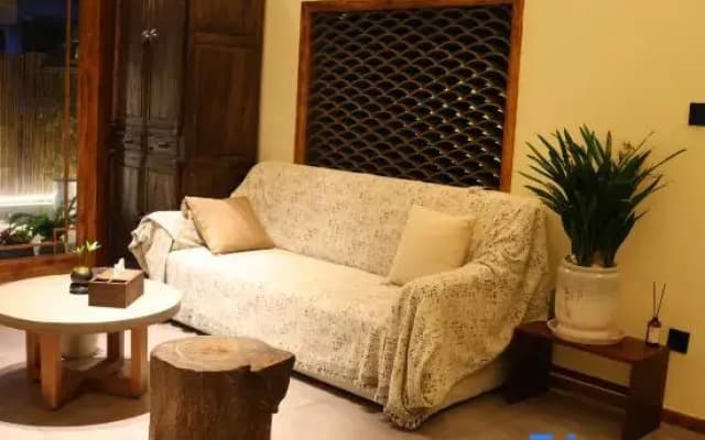 Houjiefang Homestay (Border City Chatong Scenic Area)