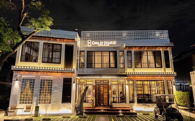 Casa Le Damuz At MRT Bangphlat - Adult Only