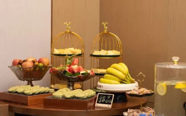 Elong hotel(Guilin  Elephant Trunk Hill Scenic Area  Railway Station Branch)