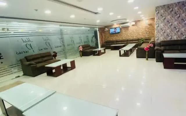 Hotel Paras R Inn