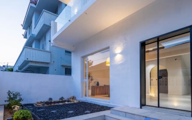 Floral Hotel· Xixia Qingye Hotel(Grape Beach Beach Branch)