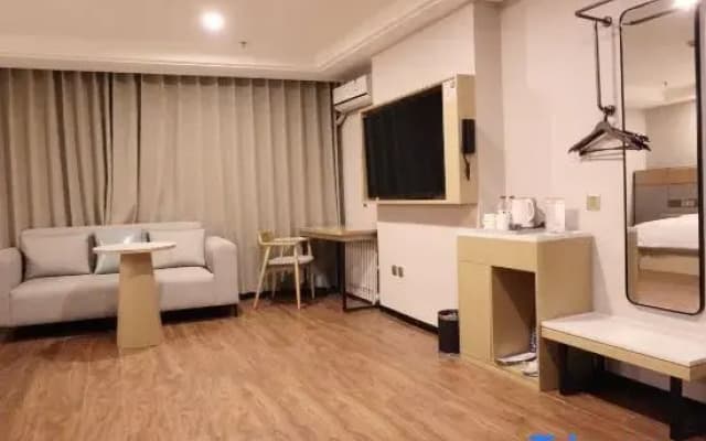Rujia Huayi Selected Hotel (Wangfujing Department Store, Dongsheng District, Ordos)