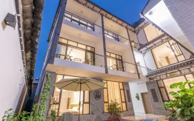 Haishang Mingyue Homestay (Dali Erhai Shengtai Langdao)