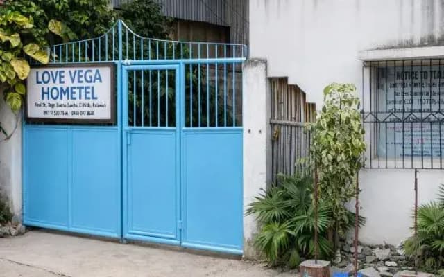 Love Vega Hometel El Nido near Beach