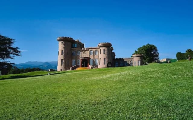 Tafaria Castle & Center for the Arts