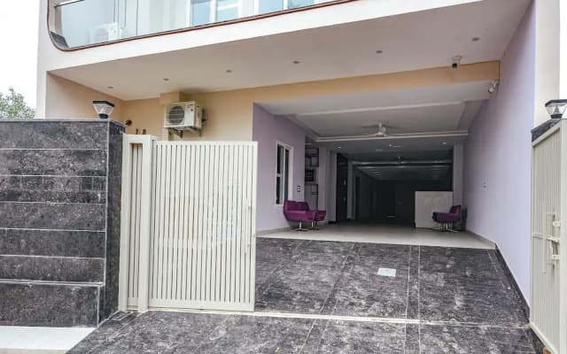 FabHotel AR Prime- Nr. Emaar Palm Heights Gurgaon