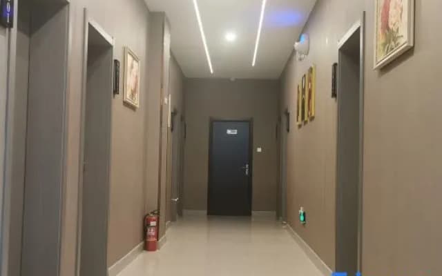 Haoting Hotel (Tianmen Road, Huazhou District, Weinan)