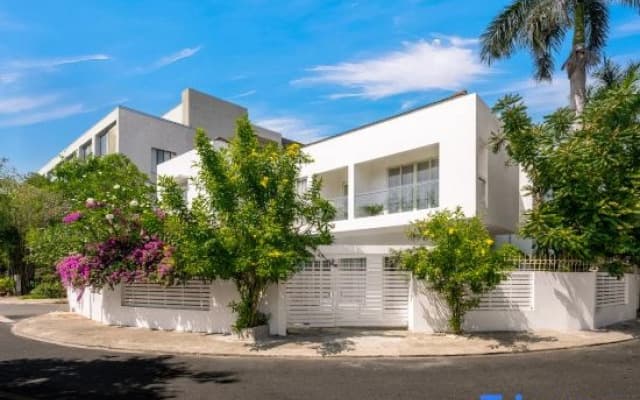 Serene 4BR Villa w/ Private Pool & Near the Beach